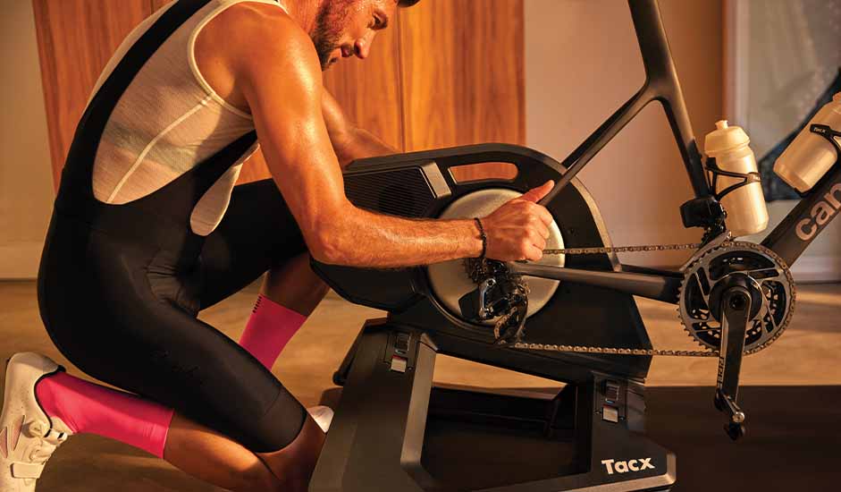 Kuvassa Garmin Tacx NEO 3M -älyharjoitusvastus.