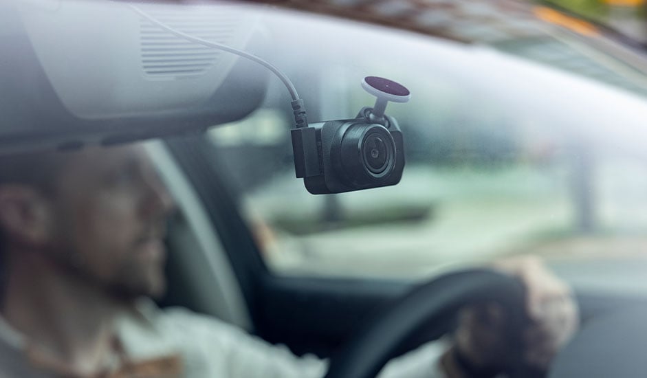 Mikä on paras kojelautakamera (dash cam) juuri sinulle?